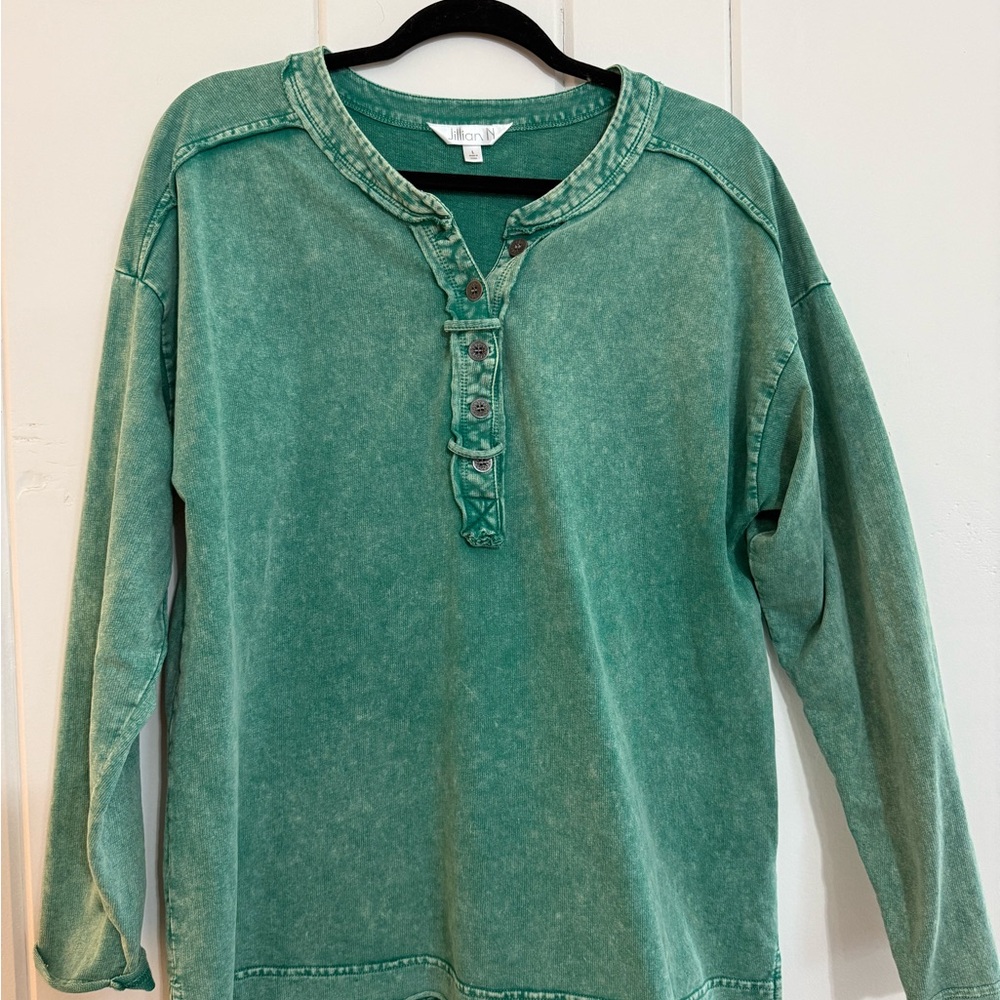 Women's Green Long Sleeve Top